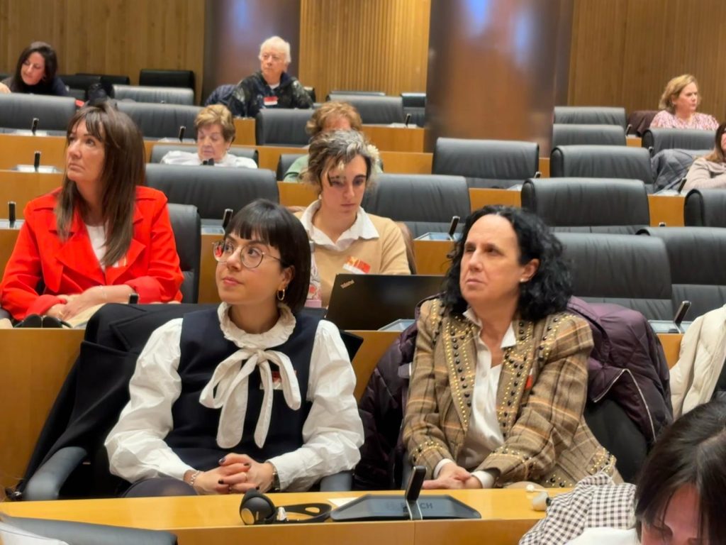 Imagen de Ana Pelaez y Sara de Torres